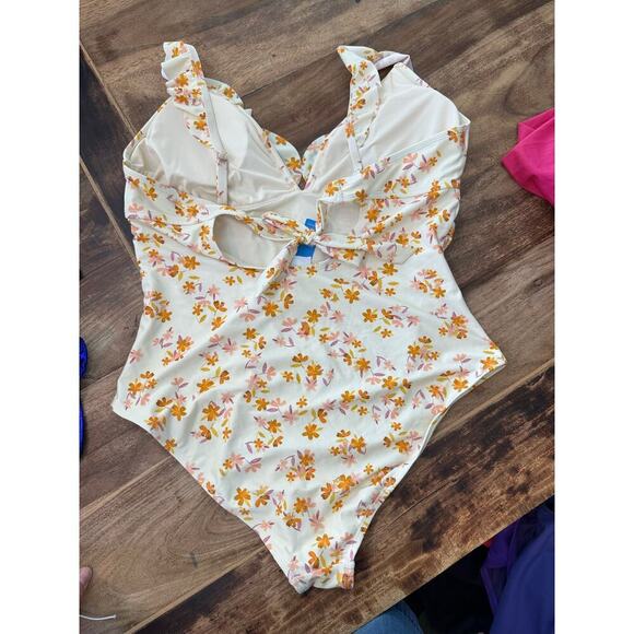 NWT Cupshe Women's Cream Orange Floral Print One-Piece Bathing Swimsuit Size XL - Picture 7 of 7